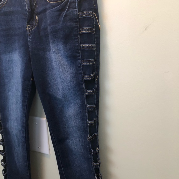 Encore jeans size 3 with cut outs - Picture 2 of 5